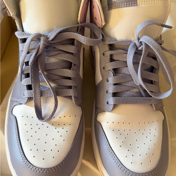 Jordan Air 1 Mid • Pink/Purple • Women’s sz 10 - Picture 2 of 4